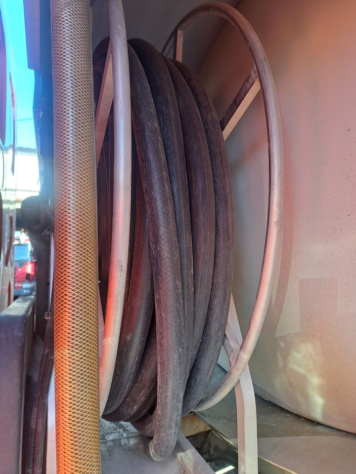 RENAULT MIDLUM 270 - Caminhão tanque: foto 3 RENAULT MIDLUM 270 - Caminhão tanque: foto 3