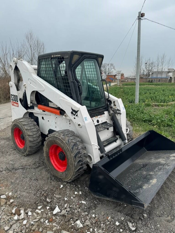 Bobcat S 300 - Mini pá carregadora: foto 3 Bobcat S 300 - Mini pá carregadora: foto 3