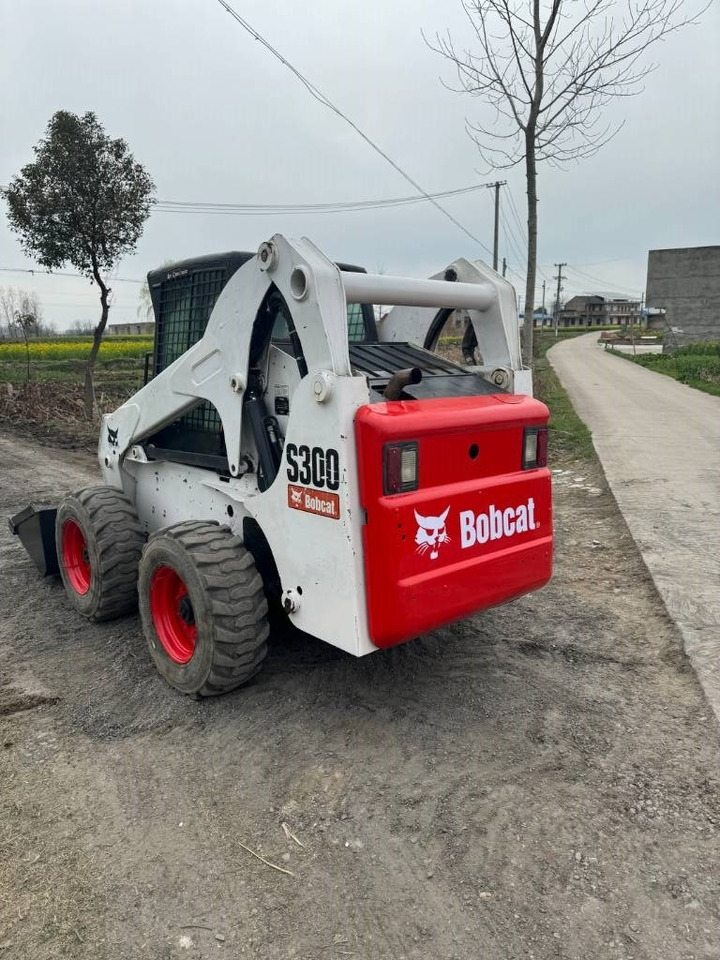 Bobcat S 300 - Mini pá carregadora: foto 5 Bobcat S 300 - Mini pá carregadora: foto 5