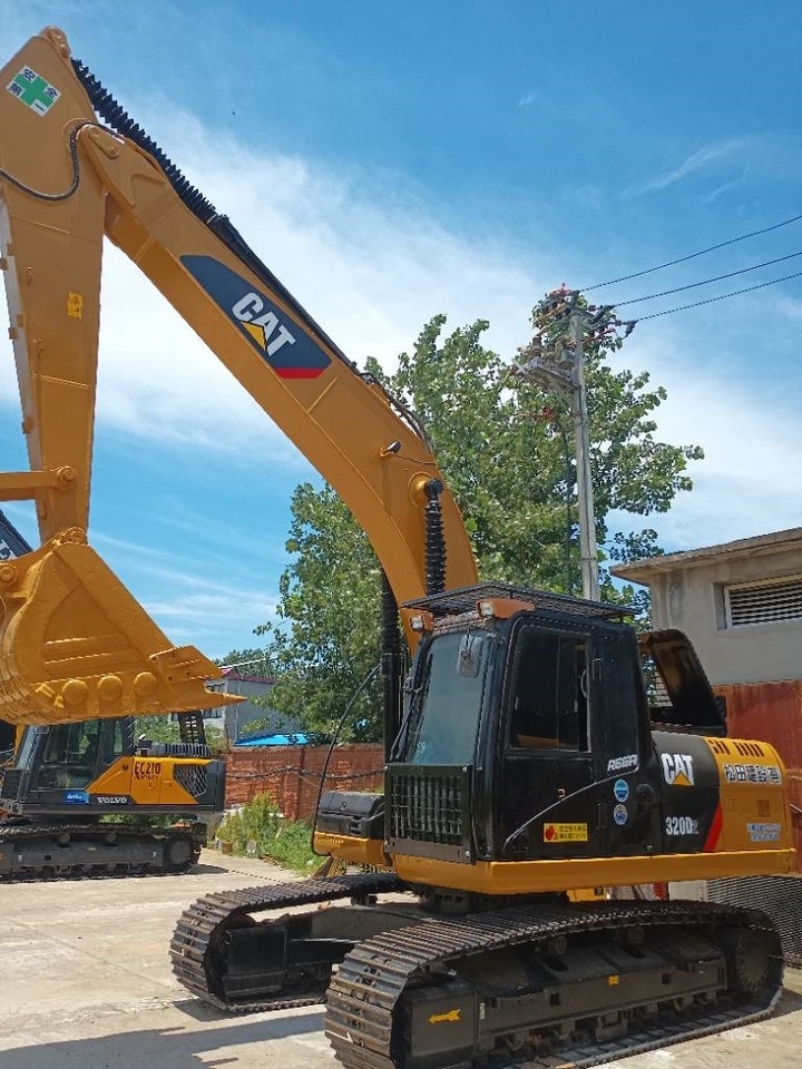CAT 320 D2 - Escavadora de rastos: foto 2 CAT 320 D2 - Escavadora de rastos: foto 2