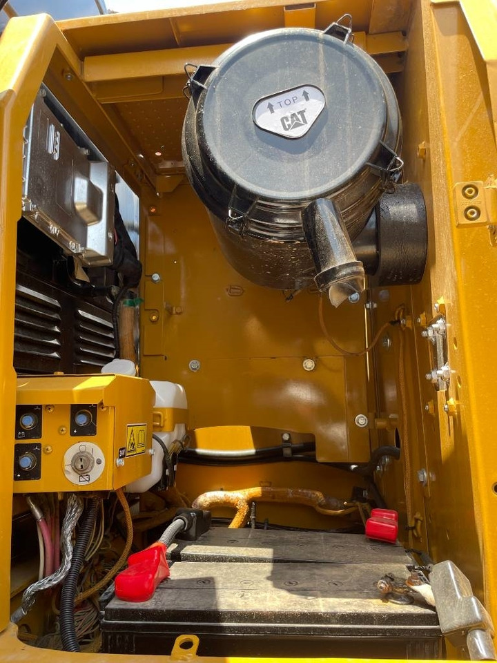 Escavadora de rastos CAT 323D2: foto 7