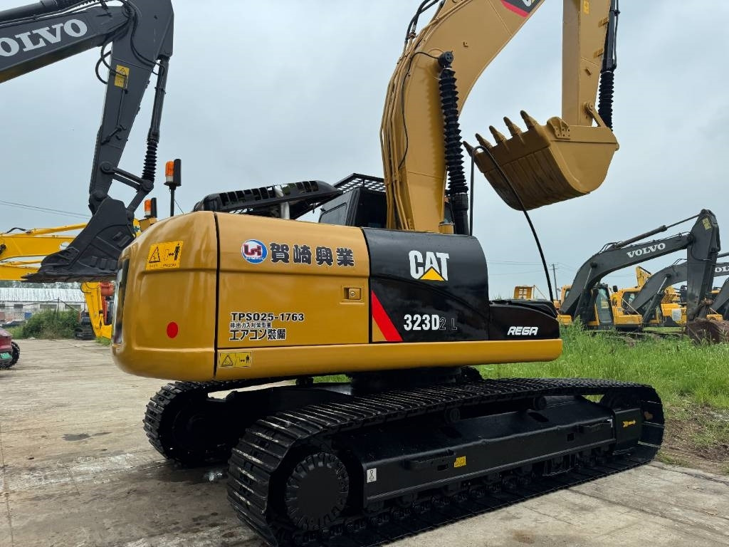 CAT 323D2 - Escavadora de rastos: foto 1 CAT 323D2 - Escavadora de rastos: foto 1