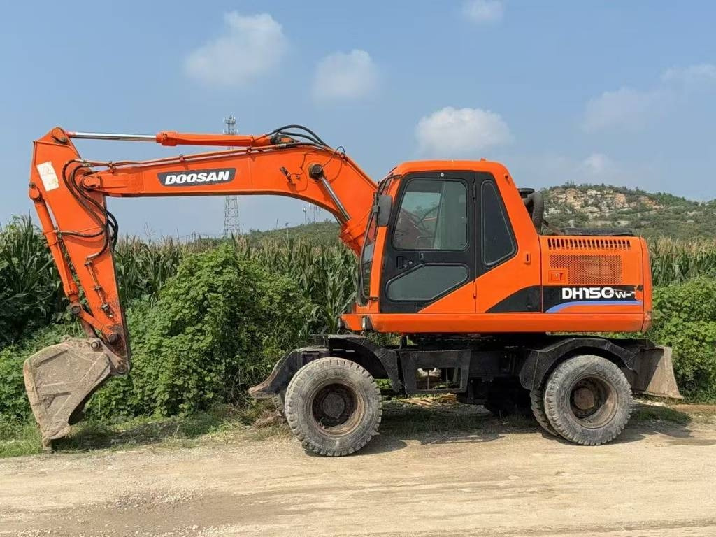 Doosan DH 150 W-7 - Escavadora de rastos: foto 1 Doosan DH 150 W-7 - Escavadora de rastos: foto 1