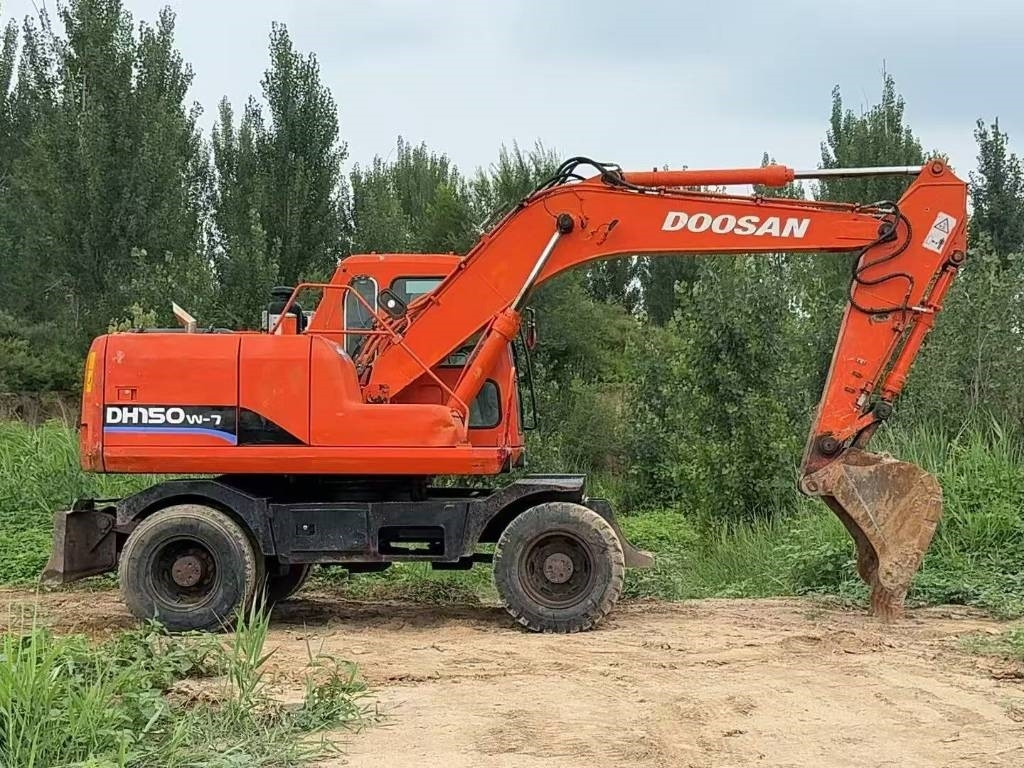 Doosan DH 150 W-7 - Escavadeira de rodas: foto 2 Doosan DH 150 W-7 - Escavadeira de rodas: foto 2