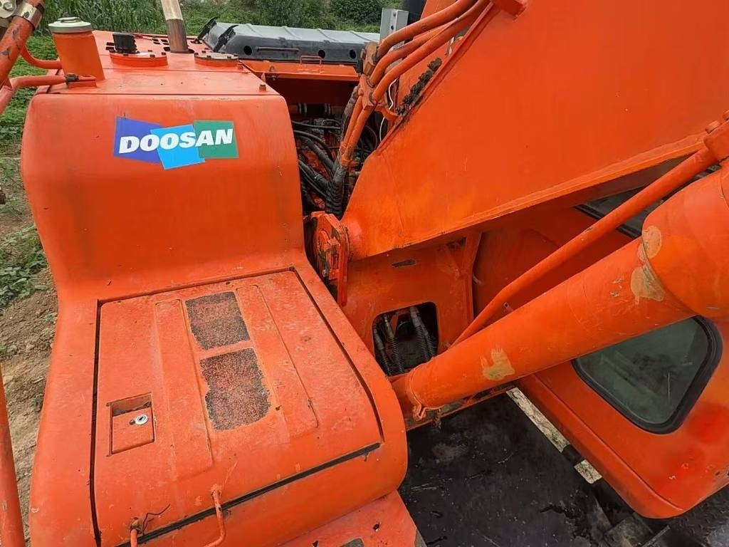 Doosan DH 150 W-7 - Escavadeira de rodas: foto 4 Doosan DH 150 W-7 - Escavadeira de rodas: foto 4