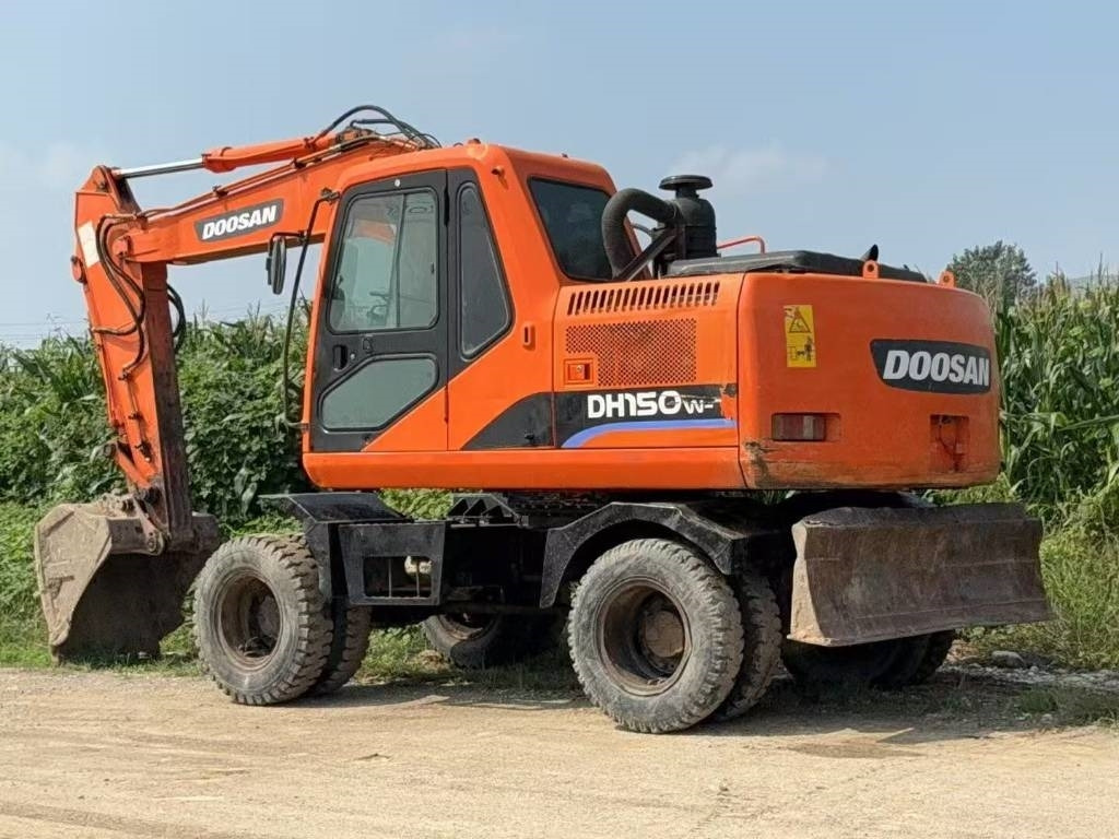 Doosan DH 150 W-7 - Escavadora de rastos: foto 4 Doosan DH 150 W-7 - Escavadora de rastos: foto 4