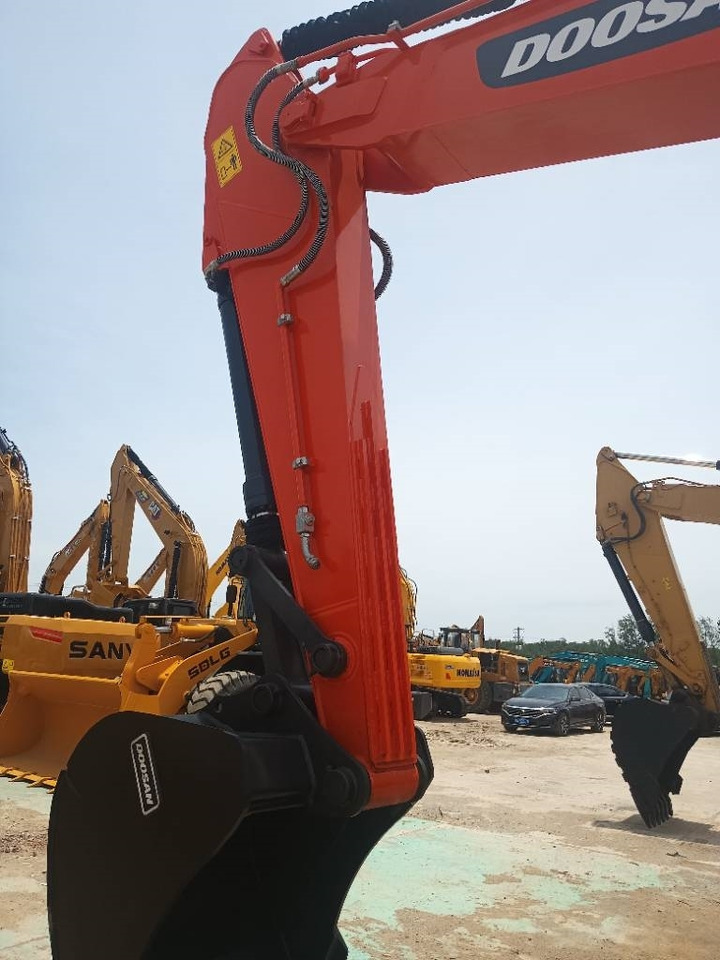 Doosan DX 225 - Escavadora de rastos: foto 4 Doosan DX 225 - Escavadora de rastos: foto 4