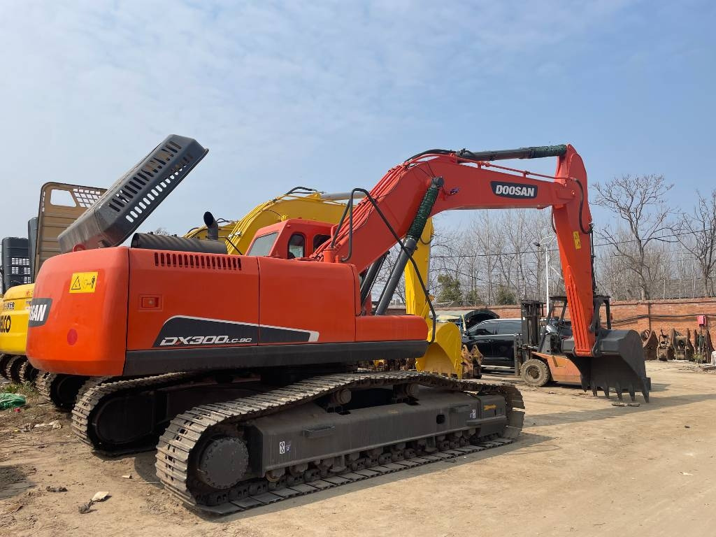 Doosan DX 300  - Escavadora de rastos: foto 1 Doosan DX 300  - Escavadora de rastos: foto 1