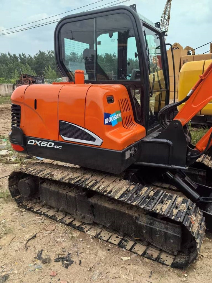 Doosan DX 60 - Escavadora de rastos: foto 2 Doosan DX 60 - Escavadora de rastos: foto 2
