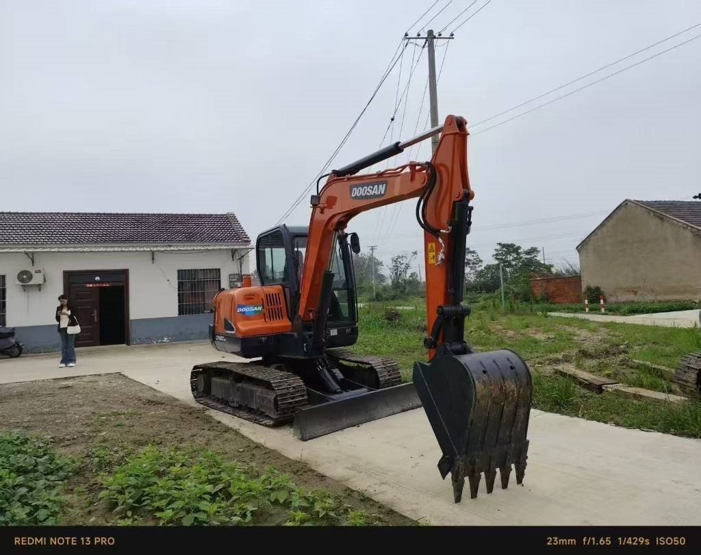 Doosan DX 60 - Mini escavadeira: foto 3 Doosan DX 60 - Mini escavadeira: foto 3