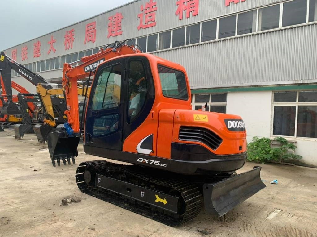 Doosan DX 75-9 C - Mini escavadeira: foto 3 Doosan DX 75-9 C - Mini escavadeira: foto 3