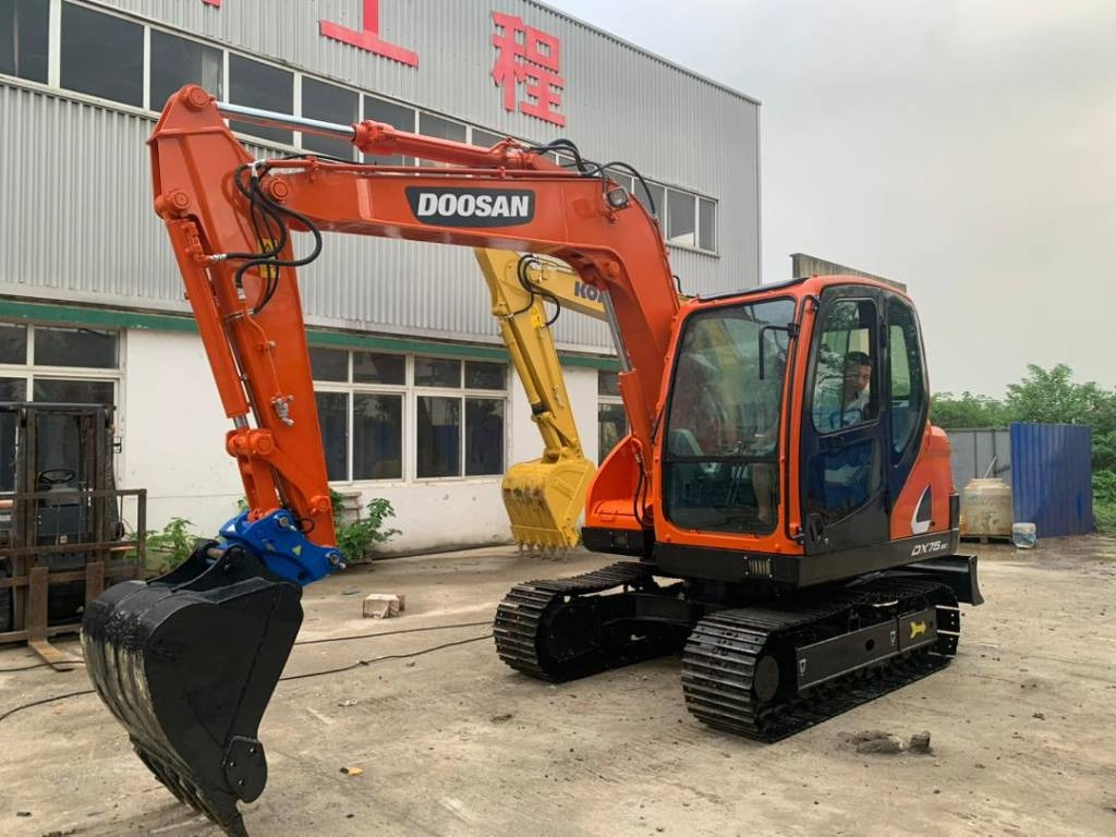 Doosan DX 75-9 C - Mini escavadeira: foto 1 Doosan DX 75-9 C - Mini escavadeira: foto 1