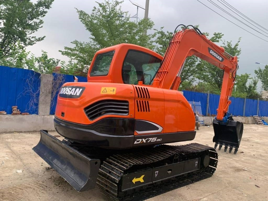 Doosan DX 75-9 C - Mini escavadeira: foto 1 Doosan DX 75-9 C - Mini escavadeira: foto 1
