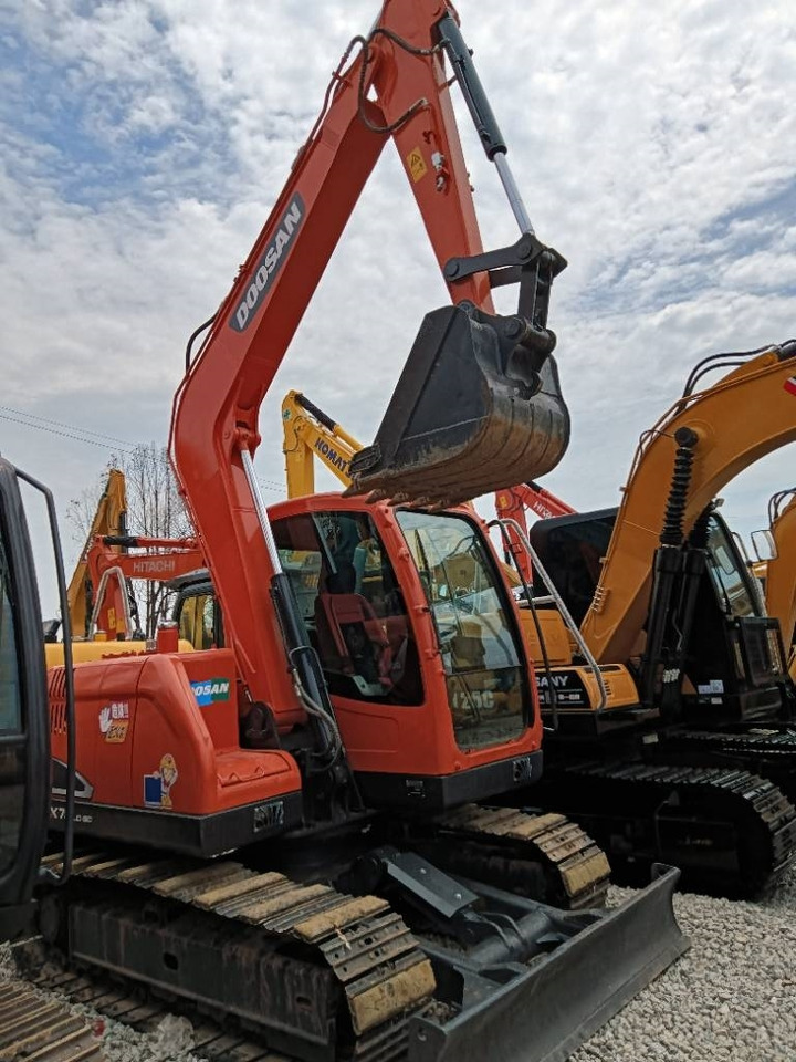 Doosan DX 75 - Escavadora de rastos: foto 4 Doosan DX 75 - Escavadora de rastos: foto 4