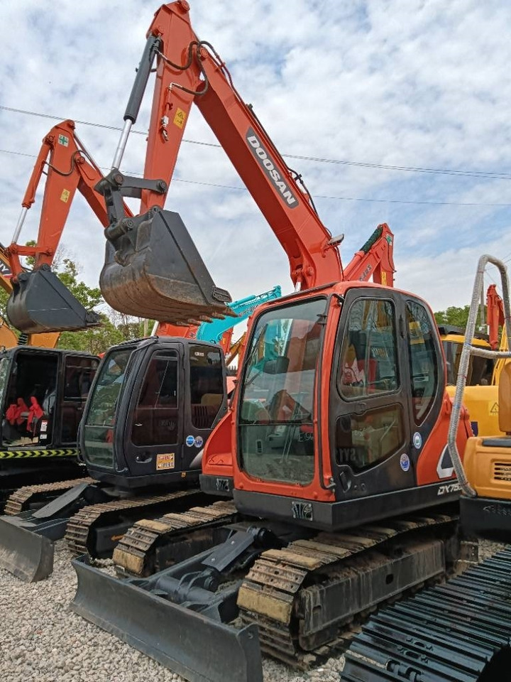 Doosan DX 75 - Escavadora de rastos: foto 2 Doosan DX 75 - Escavadora de rastos: foto 2