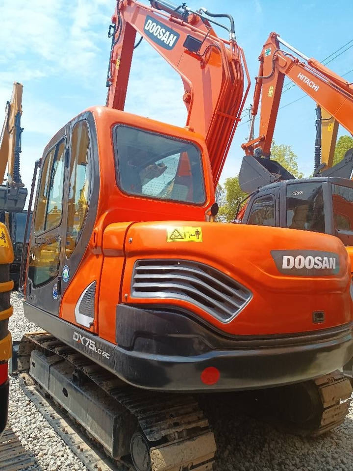 Doosan DX 75 - Escavadora de rastos: foto 3 Doosan DX 75 - Escavadora de rastos: foto 3