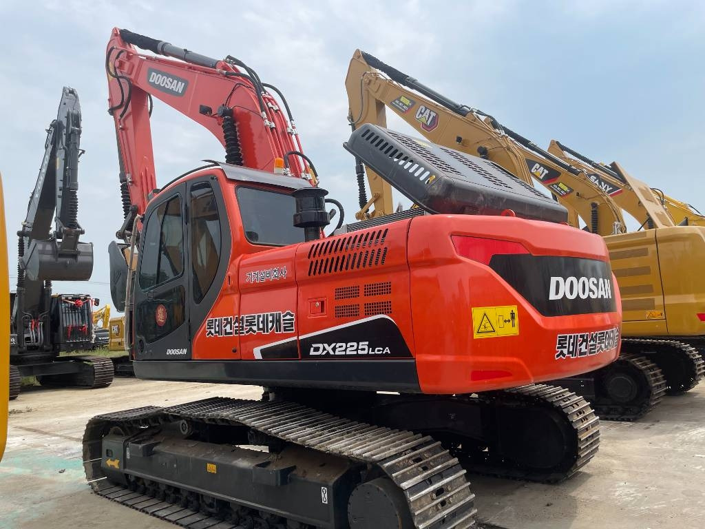 Doosan DX225LCA  - Escavadora de rastos: foto 1 Doosan DX225LCA  - Escavadora de rastos: foto 1