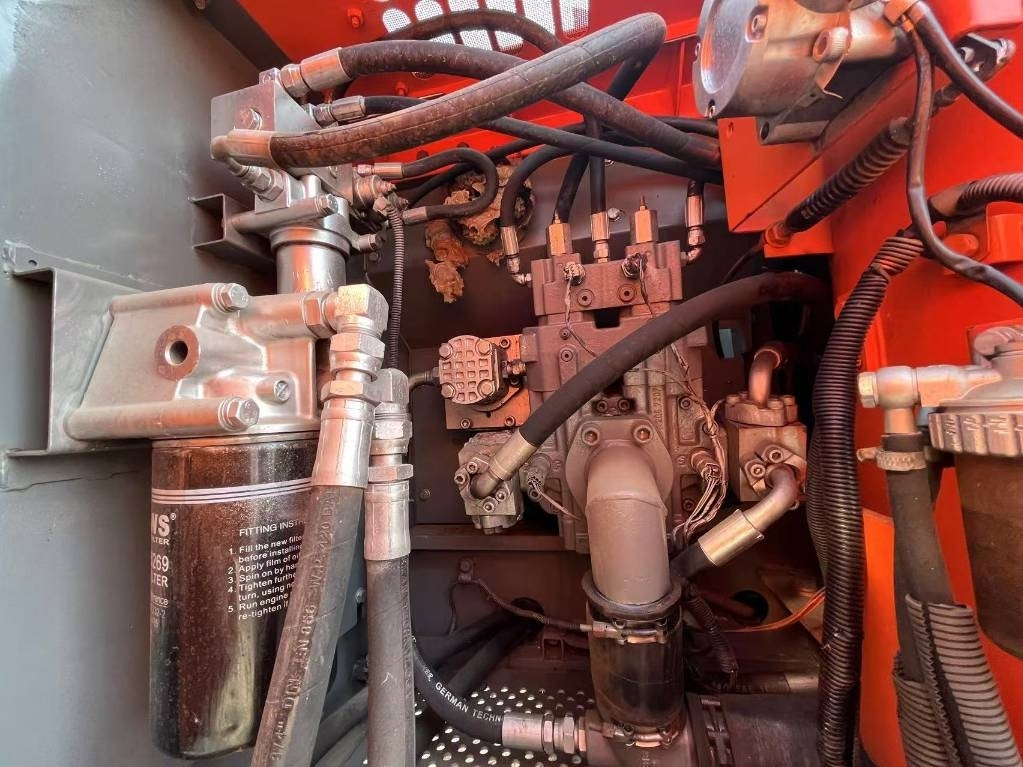 Hitachi ZX 160 - Escavadora de rastos: foto 5 Hitachi ZX 160 - Escavadora de rastos: foto 5