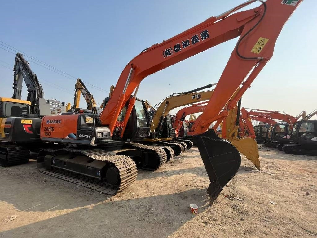 Hitachi ZX 160 - Escavadora de rastos: foto 2 Hitachi ZX 160 - Escavadora de rastos: foto 2