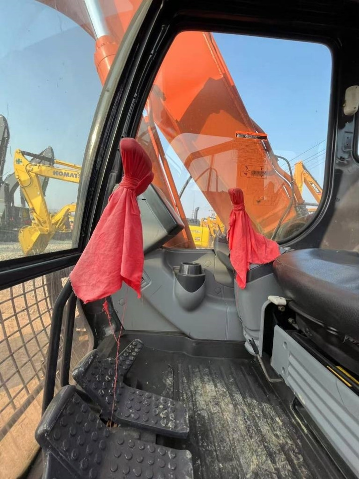 Hitachi ZX 160 - Escavadora de rastos: foto 4 Hitachi ZX 160 - Escavadora de rastos: foto 4