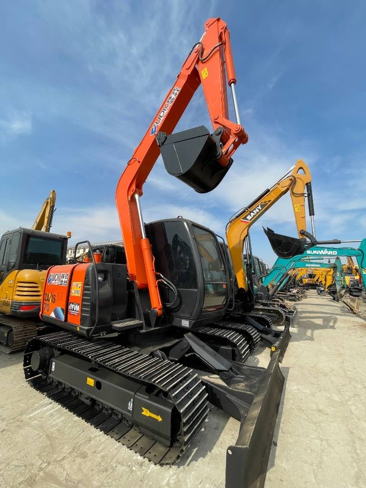 Hitachi ZX70 - Mini escavadeira: foto 4 Hitachi ZX70 - Mini escavadeira: foto 4