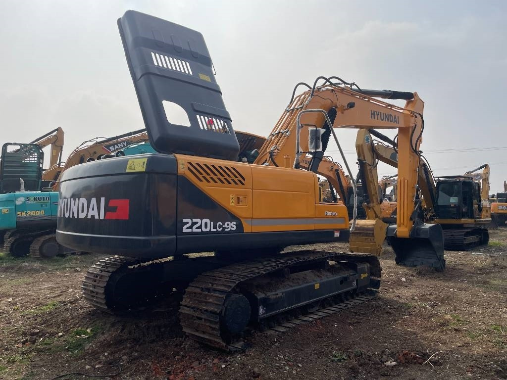 Escavadora de rastos Hyundai 225LC-9S: foto 8