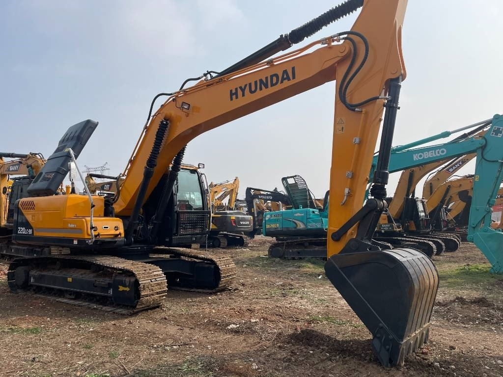 Escavadora de rastos Hyundai 225LC-9S: foto 6