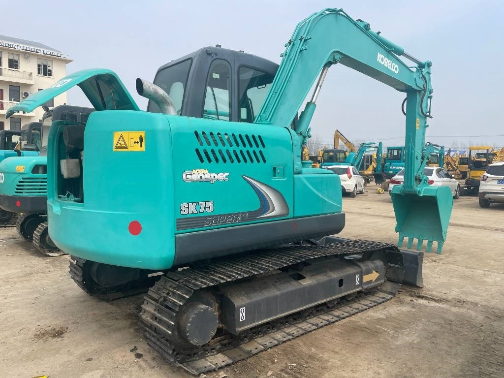 Kobelco SK 75 - Escavadora de rastos: foto 2 Kobelco SK 75 - Escavadora de rastos: foto 2