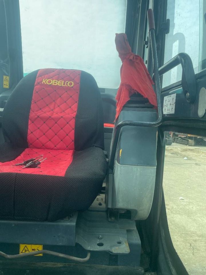 Mini escavadeira Kobelco SK 75: foto 8 Mini escavadeira Kobelco SK 75: foto 8