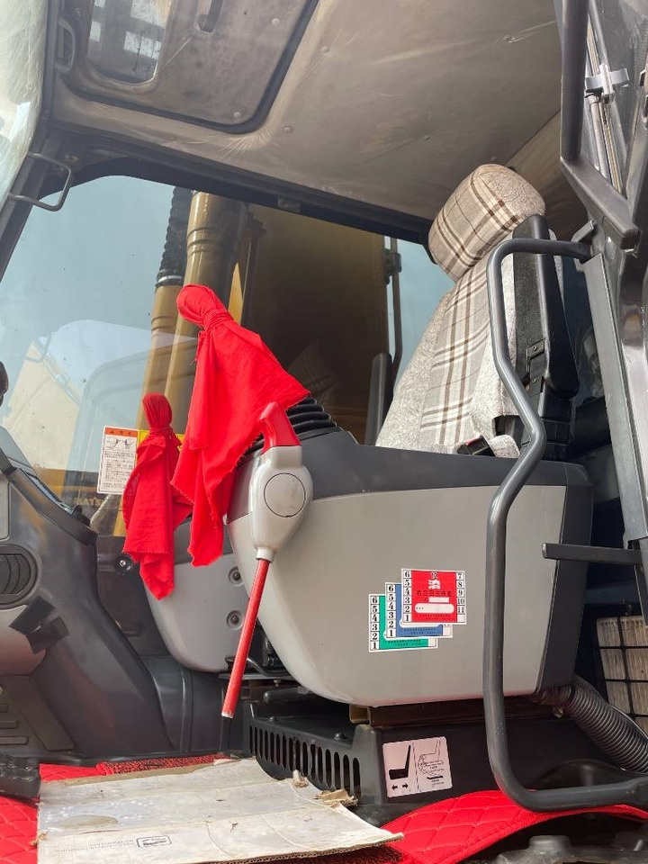 Komatsu PC 200  - Escavadora de rastos: foto 3 Komatsu PC 200  - Escavadora de rastos: foto 3