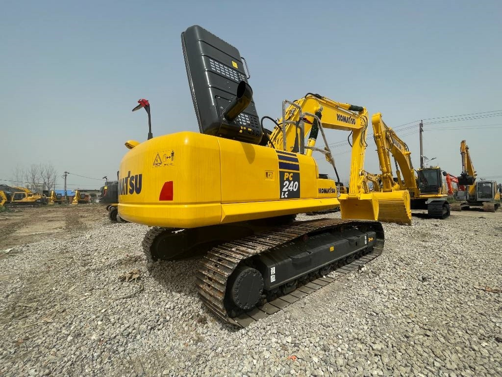 Escavadora de rastos Komatsu PC 240: foto 6