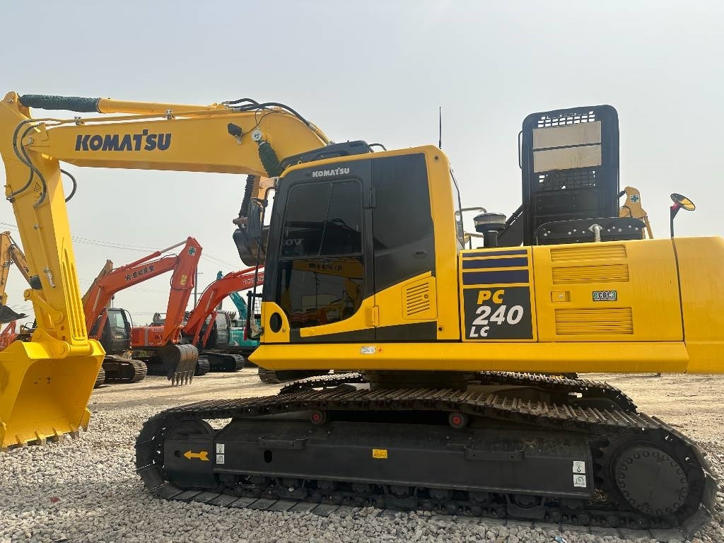 Komatsu PC 240 - Escavadora de rastos: foto 3 Komatsu PC 240 - Escavadora de rastos: foto 3