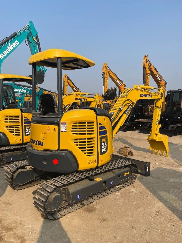 Komatsu PC 35 - Mini escavadeira: foto 1 Komatsu PC 35 - Mini escavadeira: foto 1