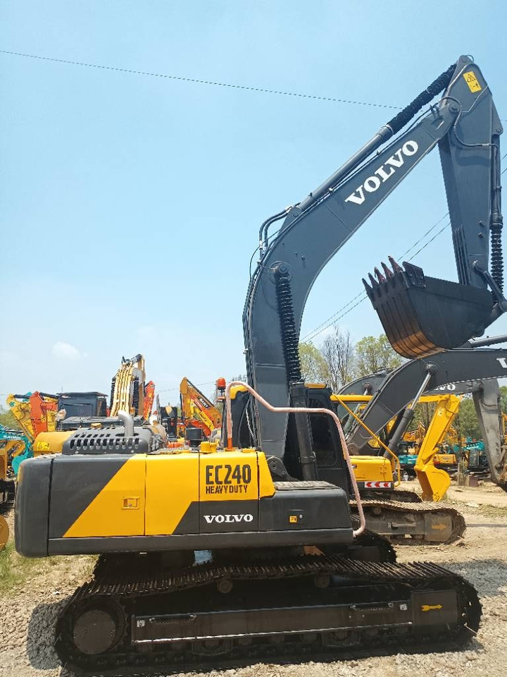 Volvo EC 240 - Escavadora de rastos: foto 1 Volvo EC 240 - Escavadora de rastos: foto 1