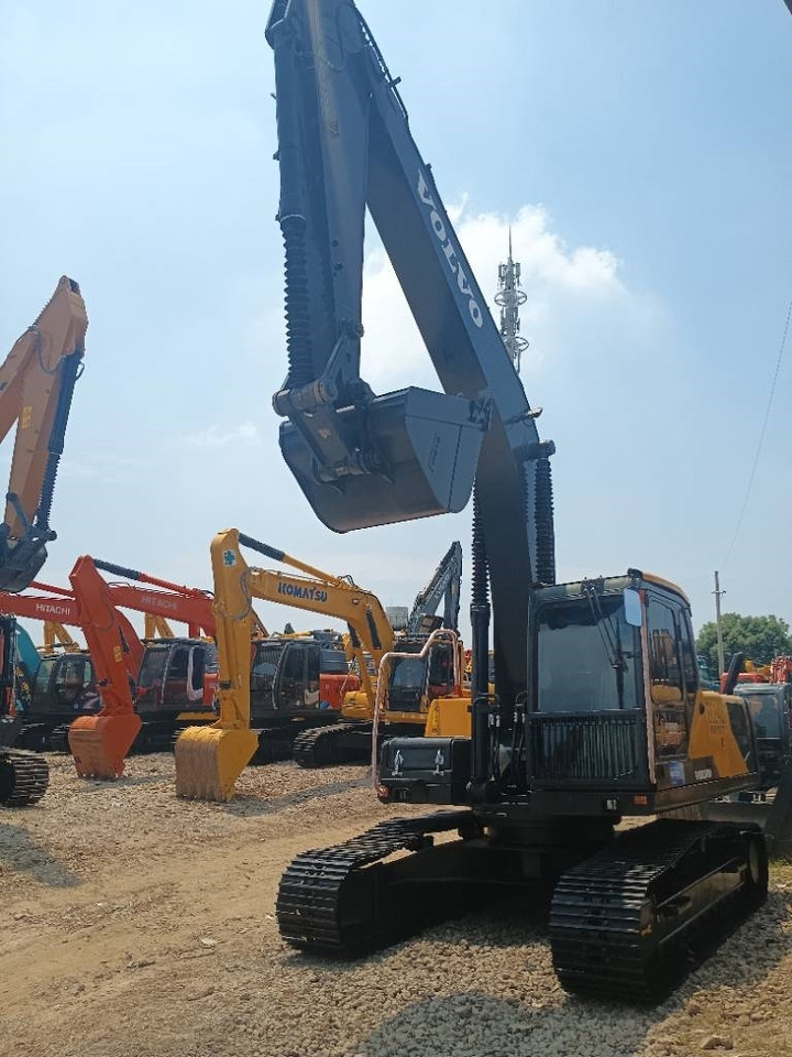 Volvo EC 240 - Escavadora de rastos: foto 4 Volvo EC 240 - Escavadora de rastos: foto 4