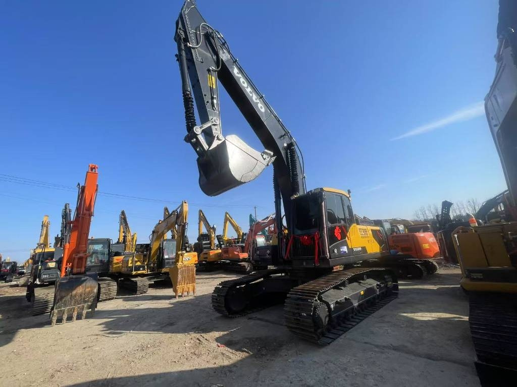 Volvo EC300  - Escavadora de rastos: foto 1 Volvo EC300  - Escavadora de rastos: foto 1