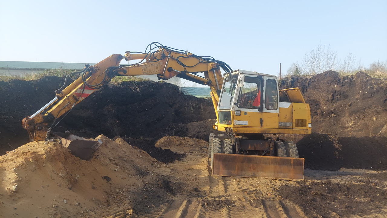 Liebherr 900A - Escavadeira de rodas: foto 1 Liebherr 900A - Escavadeira de rodas: foto 1
