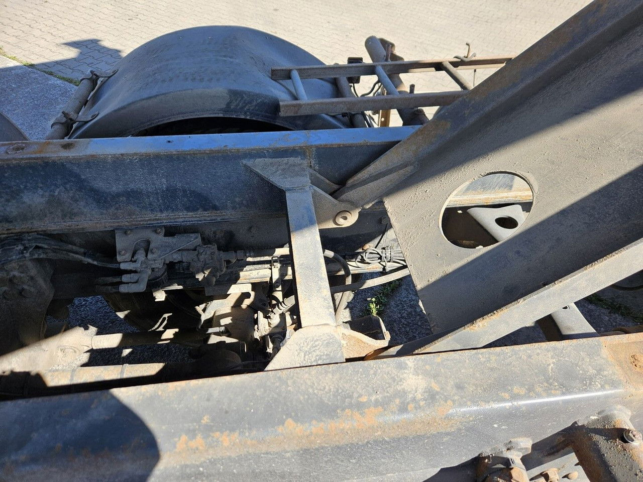 Camião basculante Scania R420 8x4 - Tipper - full spring - 2007 year: foto 9 Camião basculante Scania R420 8x4 - Tipper - full spring - 2007 year: foto 9