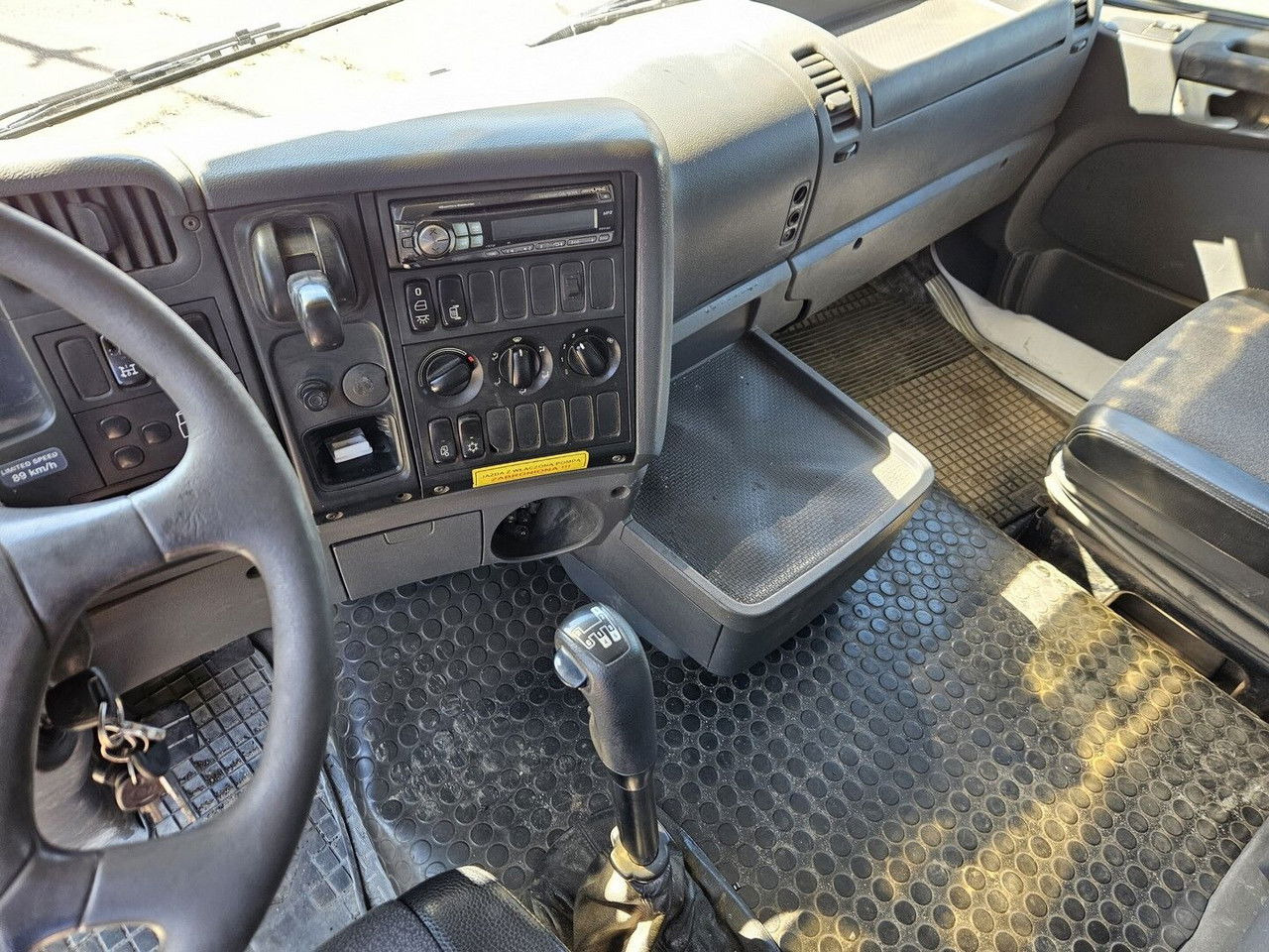 Camião basculante Scania R420 8x4 - Tipper - full spring - 2007 year: foto 21 Camião basculante Scania R420 8x4 - Tipper - full spring - 2007 year: foto 21