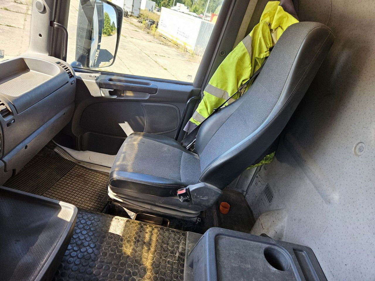 Camião basculante Scania R420 8x4 - Tipper - full spring - 2007 year: foto 22 Camião basculante Scania R420 8x4 - Tipper - full spring - 2007 year: foto 22