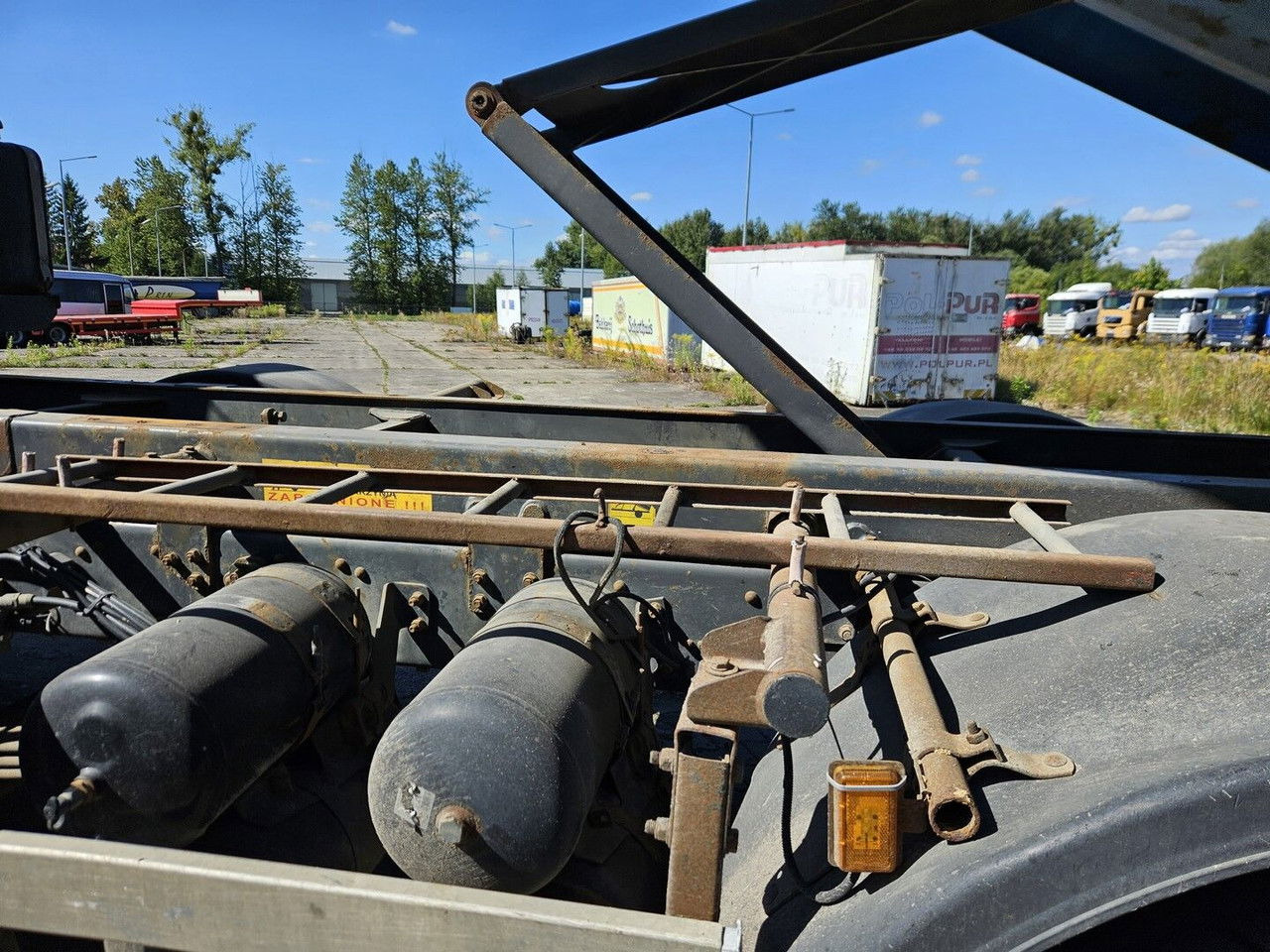 Camião basculante Scania R420 8x4 - Tipper - full spring - 2007 year: foto 7 Camião basculante Scania R420 8x4 - Tipper - full spring - 2007 year: foto 7