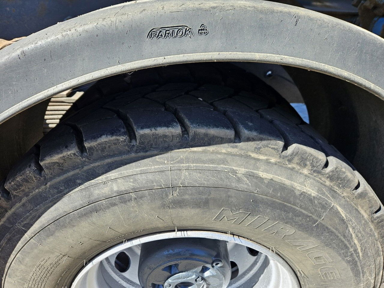 Camião basculante Scania R420 8x4 - Tipper - full spring - 2007 year: foto 14 Camião basculante Scania R420 8x4 - Tipper - full spring - 2007 year: foto 14