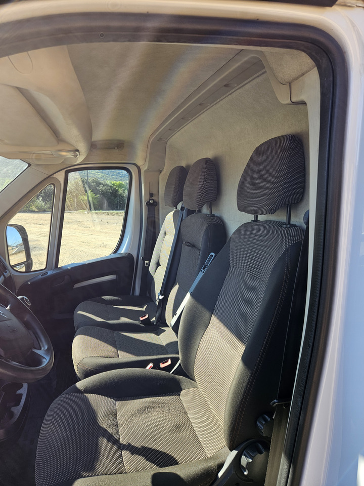 Citröen Jumper Control FT 350 L3H2 2.2 Blue HDI S&S 140 - Carrinha de contentor: foto 5 Citröen Jumper Control FT 350 L3H2 2.2 Blue HDI S&S 140 - Carrinha de contentor: foto 5