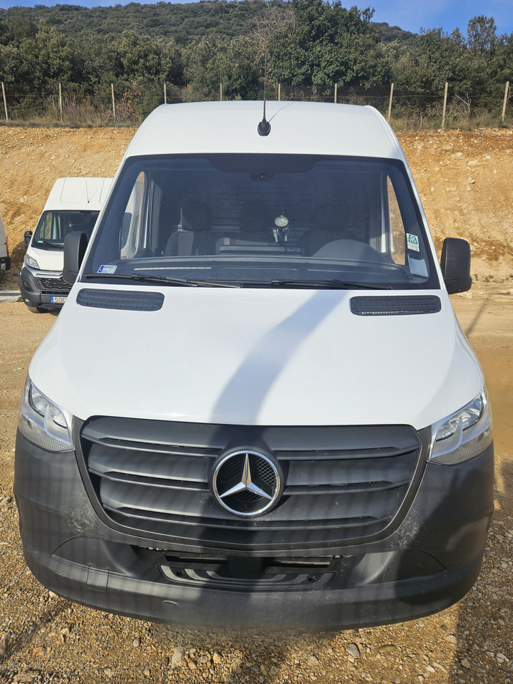 Mercedes-Benz Mercedes-Benz Sprinter L2H2 907 315 CDI - Carrinha de contentor: foto 2 Mercedes-Benz Mercedes-Benz Sprinter L2H2 907 315 CDI - Carrinha de contentor: foto 2