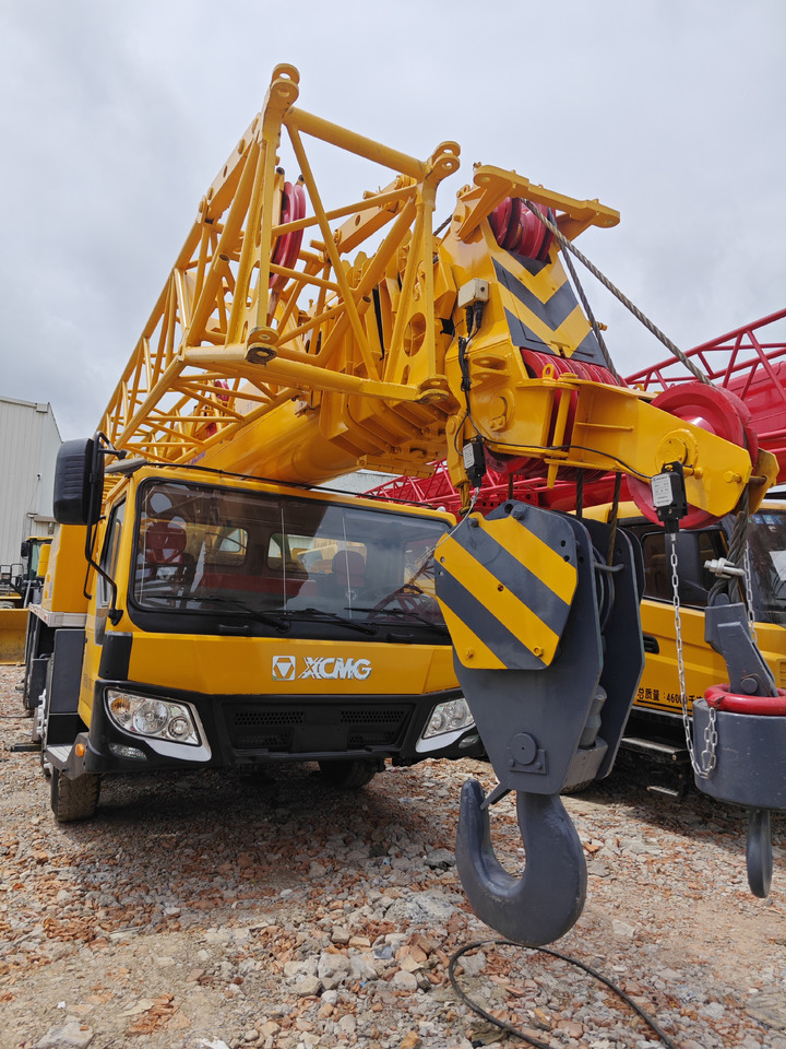 XCMG QY70K QY70K-II Used Crane 70t 70ton - Grua móvel: foto 2 XCMG QY70K QY70K-II Used Crane 70t 70ton - Grua móvel: foto 2