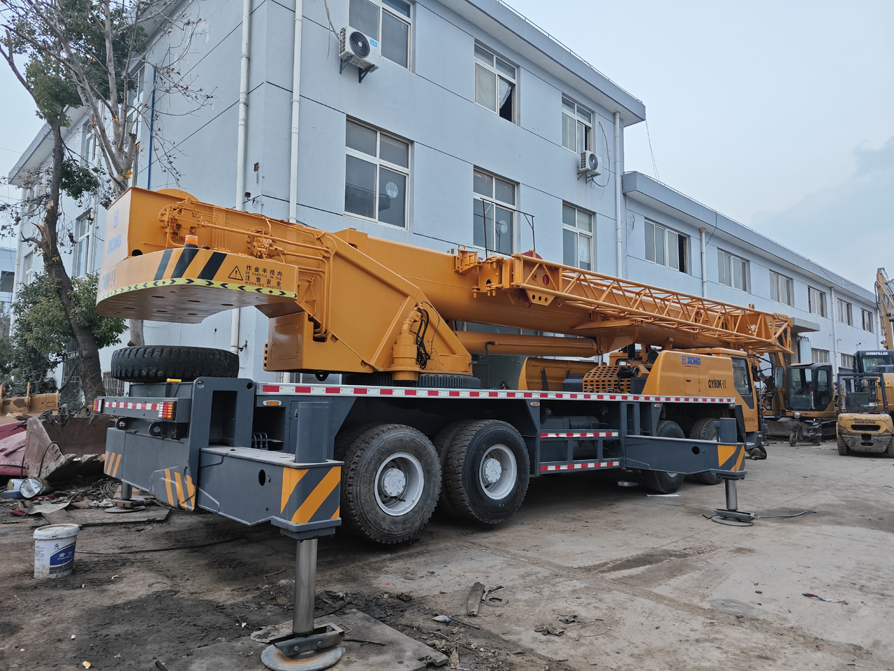 XCMG QY80K 80T TRUCK CRANE - Grua móvel: foto 4 XCMG QY80K 80T TRUCK CRANE - Grua móvel: foto 4