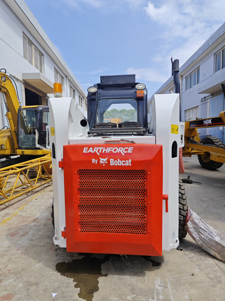 Bobcat S300 - Mini pá carregadora: foto 5 Bobcat S300 - Mini pá carregadora: foto 5