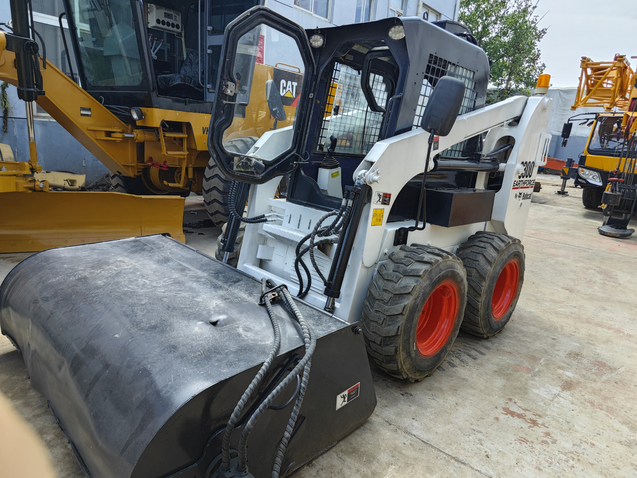 Bobcat S300 - Mini pá carregadora: foto 2 Bobcat S300 - Mini pá carregadora: foto 2