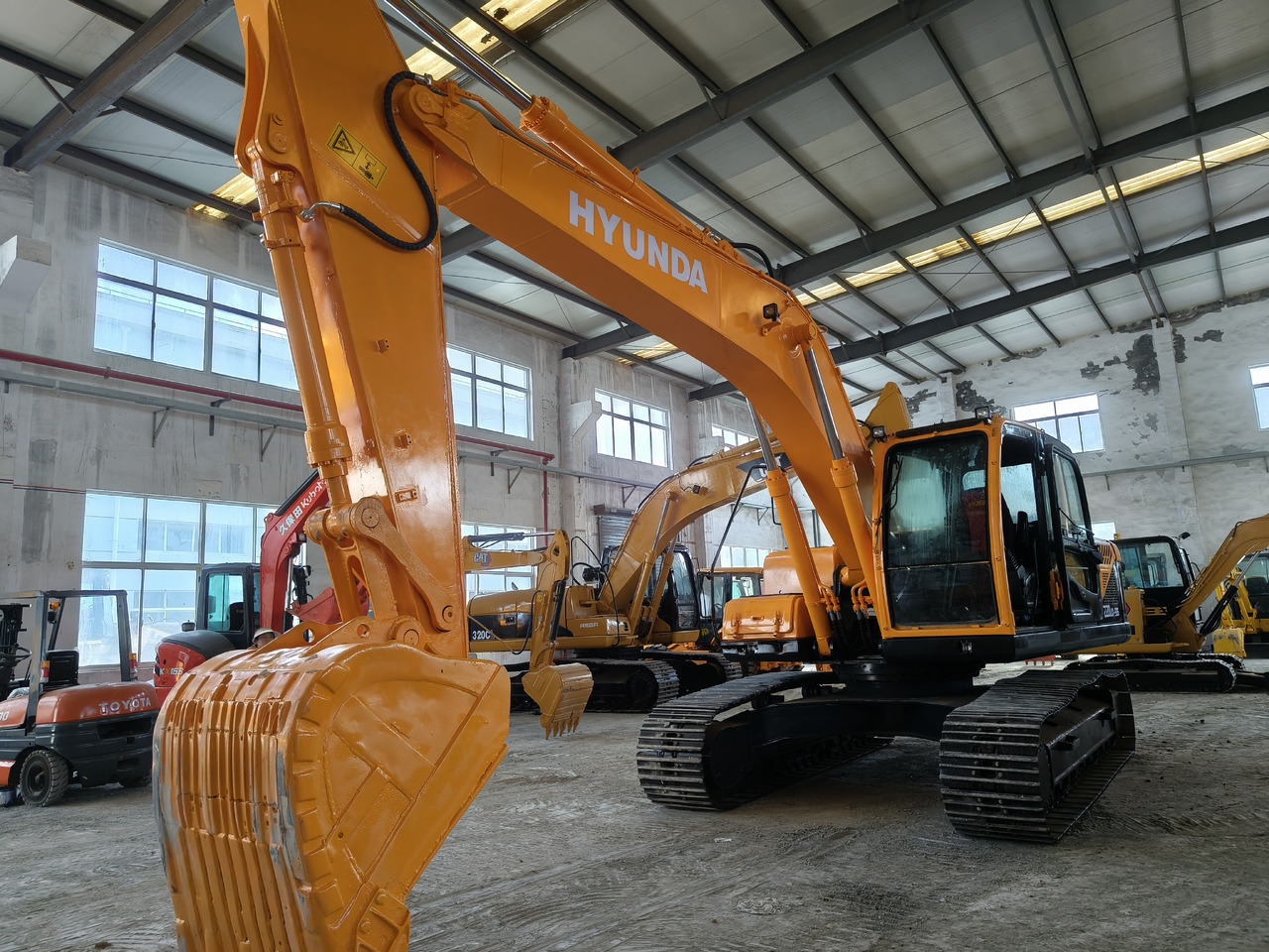 Hyundai 220lc-9s used excavator - Escavadora de rastos: foto 5 Hyundai 220lc-9s used excavator - Escavadora de rastos: foto 5