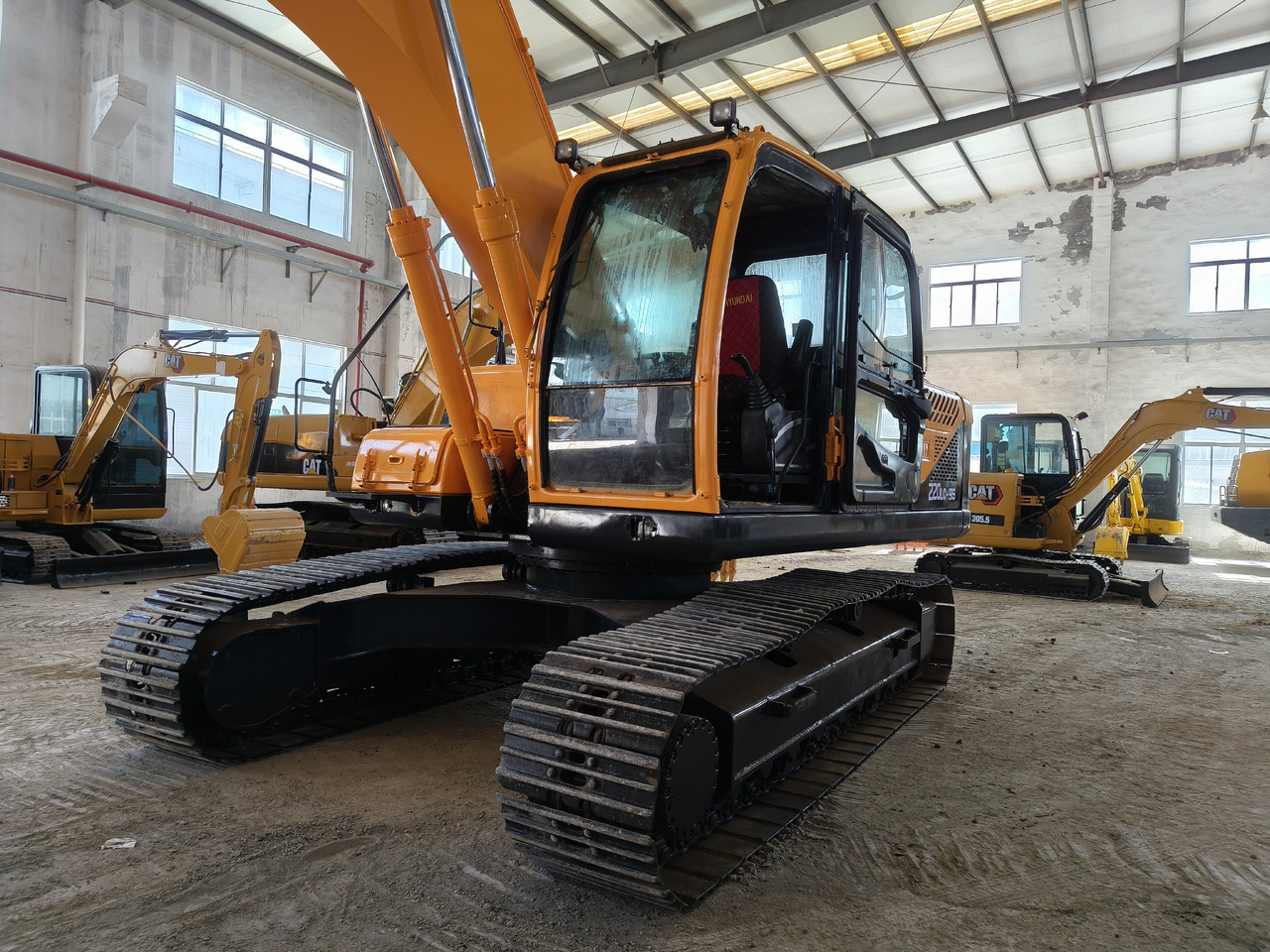 Hyundai 220lc-9s used excavator - Escavadora de rastos: foto 4 Hyundai 220lc-9s used excavator - Escavadora de rastos: foto 4